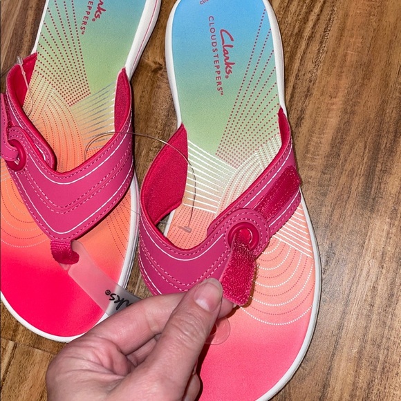 Clarks women’s 9 sandals flip flop cloudsteppers pink Velcro comfort NWT - Picture 3 of 5